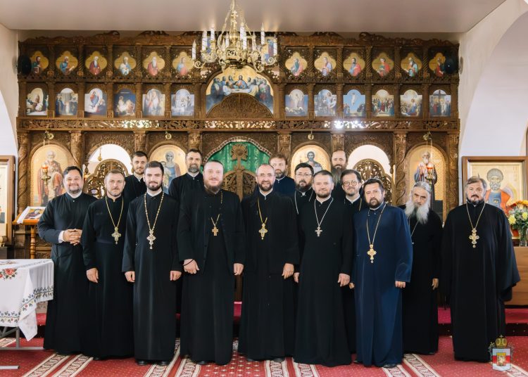 Clericii din Protopopiatul Chișinău s-au reunit la Costești pentru a discuta despre lupta împotriva adicțiilor și bilanțul activităților pastorale