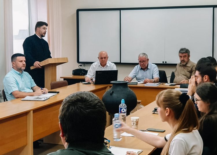 Contribuția remarcabilă a Părintelui Maxim Sturza, Consilier Mitropolitan, în studiul dinamicii relațiilor Stat – Biserică în Republica Moldova