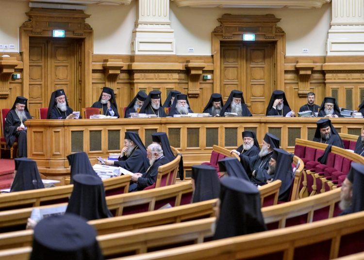 ÎPS Părinte Petru, Mitropolitul Basarabiei, participă la ședința de lucru a Sfântului Sinod al Bisericii Ortodoxe Române de la București