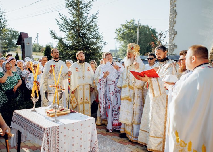 Slujba de târnosire a bisericii „Sfântul Ierarh Nicolae” – un moment de mare împlinire pentru credincioșii din Peresecina