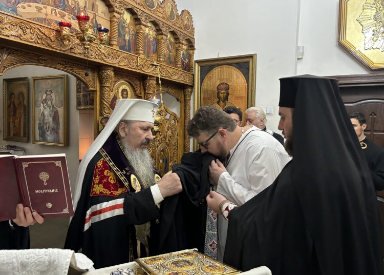Lepădarea de lume și îmbrățișarea vieții monahale. ÎPS Petru a săvârșit slujba de călugărie a fratelui Grigore Stamati, devenit Monahul Calinic