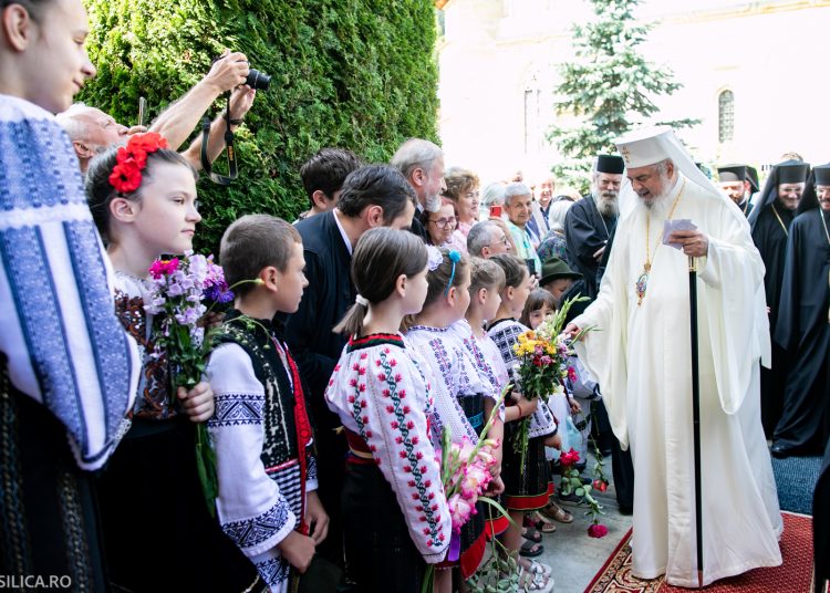 Patriarhul DANIEL îndeamnă la prețuirea educației creștine în mesajul de la începutul noului an școlar 2024-2025