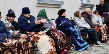 Preoții din Protopopiatul Călărași aduc bucurie bătrânilor de Ziua Persoanelor Vârstnice