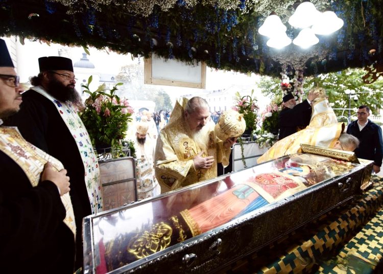 Centrul de Pelerinaj „Emaus” al Mitropoliei Basarabiei organizează pelerinaje gratuite de sărbătoarea Cuvioasei Parascheva pentru credincioșii din Basarabia