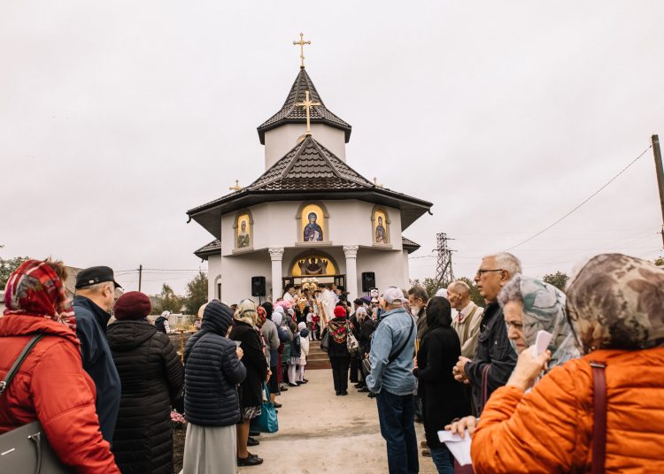 Sfințirea Bisericii „Sfântul Ierarh Iosif cel Milostiv” din Ungheni: Un simbol al unității românești