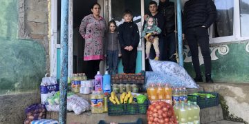 Comunitatea Parohiei «Sfântul Ierarh Nicolae» din Cetireni ajută o familie cu zece copii