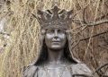 Regina Maria revine simbolic la Chișinău: un monument înalt de 6 metri va fi inaugurat la 107 ani de la Unirea Basarabiei cu România
