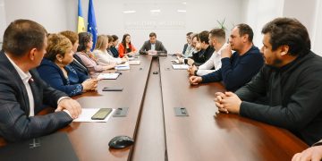 Mitropolia Basarabiei, alături de Ministerul Mediului în demersul pentru limitarea utilizării coroanelor artificiale în cimitire