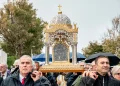 ???? LIVE: Pelerini români din Basarabia și România, prezenți la procesiunea Icoanei Maicii Domnului din Tinos