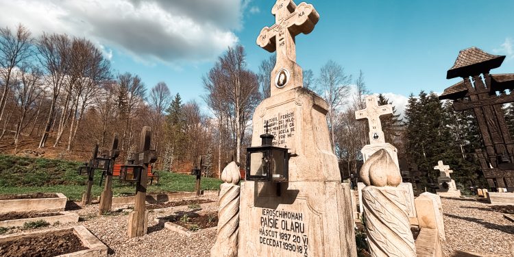 ???? Pași de pelerin: În tăcerea Sihăstriei, pe urmele Sfinților Cuvioși Cleopa și Paisie