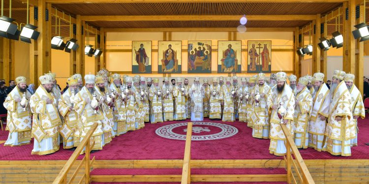 Galerie foto exclusivistă: Liturghia din Joia Mare și Sfințirea Marelui Mir