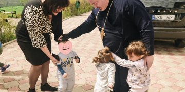 Mângâiere în Săptămâna Patimilor: Parohia din Peresecina – o familie pentru cei fără familie