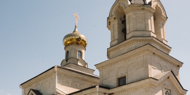 ???? Pași de pelerin: Orheiul Vechi – nevoință sculptată în stâncă