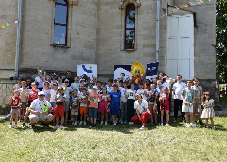 Ludobus ajunge la Strășeni – lecții despre siguranță prin joc, în parohia „Sfânta Cuvioasa Parascheva”