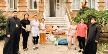 Episcopul Veniamin, alături de vârstnicii din Cahul cu daruri și binecuvântare în ajunul hramului eparhiei