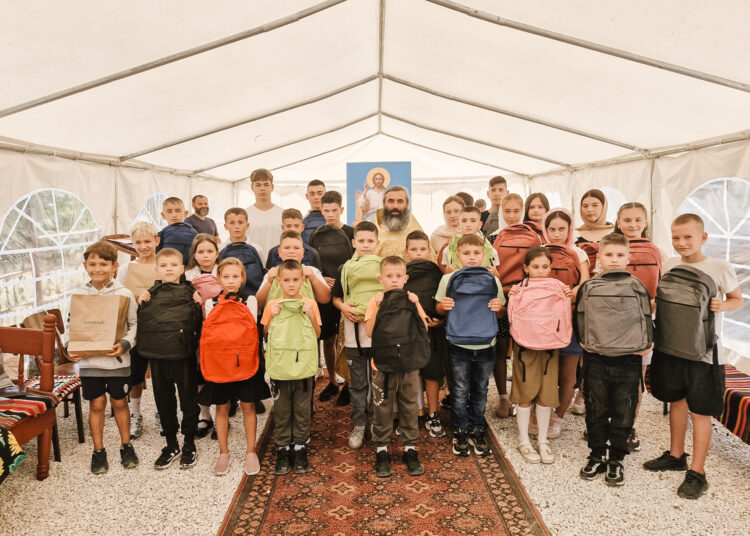 150 de copii din Episcopia de Bălți au primit ghiozdane din partea Episcopiei Hușilor. Primii beneficiari – copiii din Parohia Grinăuți, Râșcani