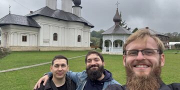 Clericii rusofili cântă în limba ocupantului prin mănăstirile din România. Despre ipocrizia „pelerinajelor” moscovite