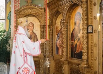 Mitropolitul Antonie, la începutul Postului Adormirii Maicii Domnului: „Purtăm în rugăciune fiecare suflet, fiecare parohie și fiecare familie”