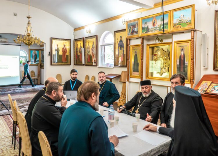 Mitropolia Basarabiei își consolidează misiunea și comunicarea în mediul digital: sesiune de formare susținută de Fundația DOXA pentru protopopii Arhiepiscopiei Chișinăului